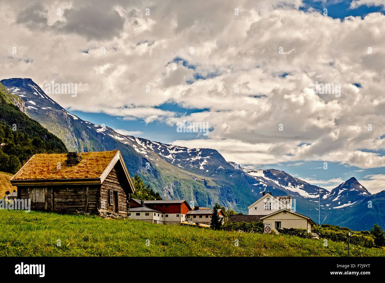 Maison en bois dans l'ancien village de la Norvège Banque D'Images