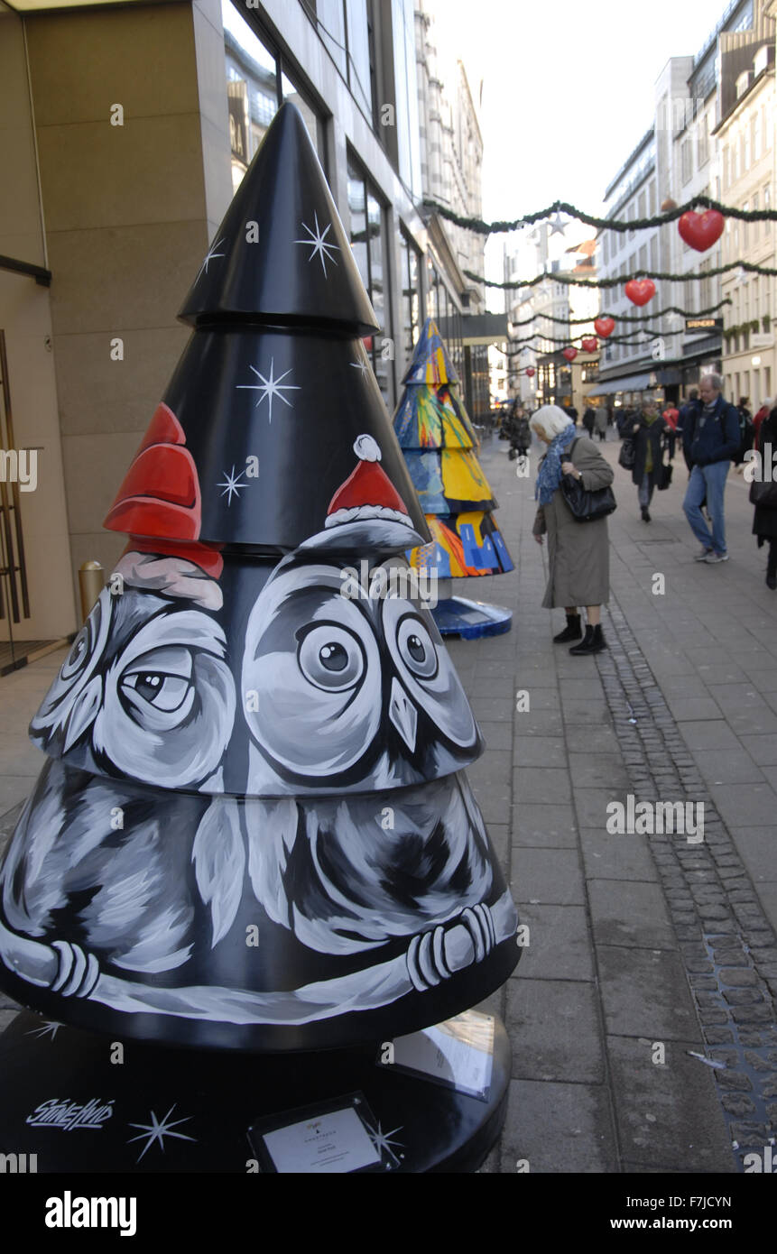 Copenhague, Danemark. 1er décembre 2015. Comme l'arbre de Noël à l'exposition aart stroget infrom Illum department store Crédit : Francis Dean/Alamy Live News Banque D'Images