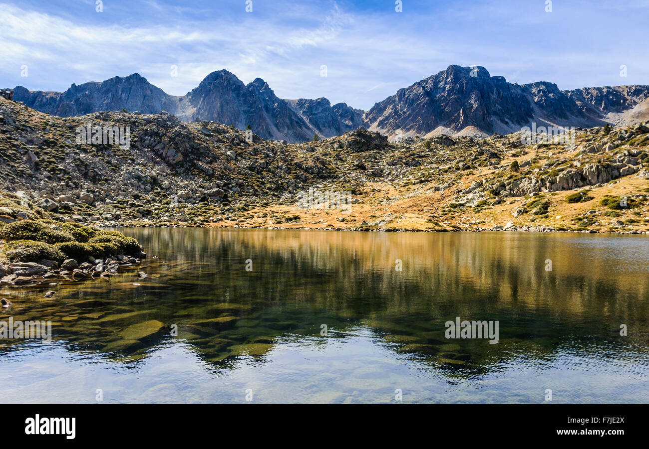 Reflet dans le circuit des Pessons Lac, Andorre Banque D'Images