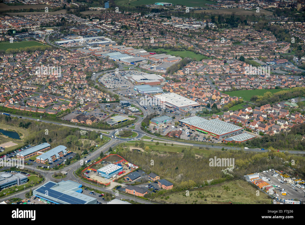 Une vue aérienne de l'une des quatre piscines Retail & Industrial Estate à Evesham, Worcestershire Banque D'Images