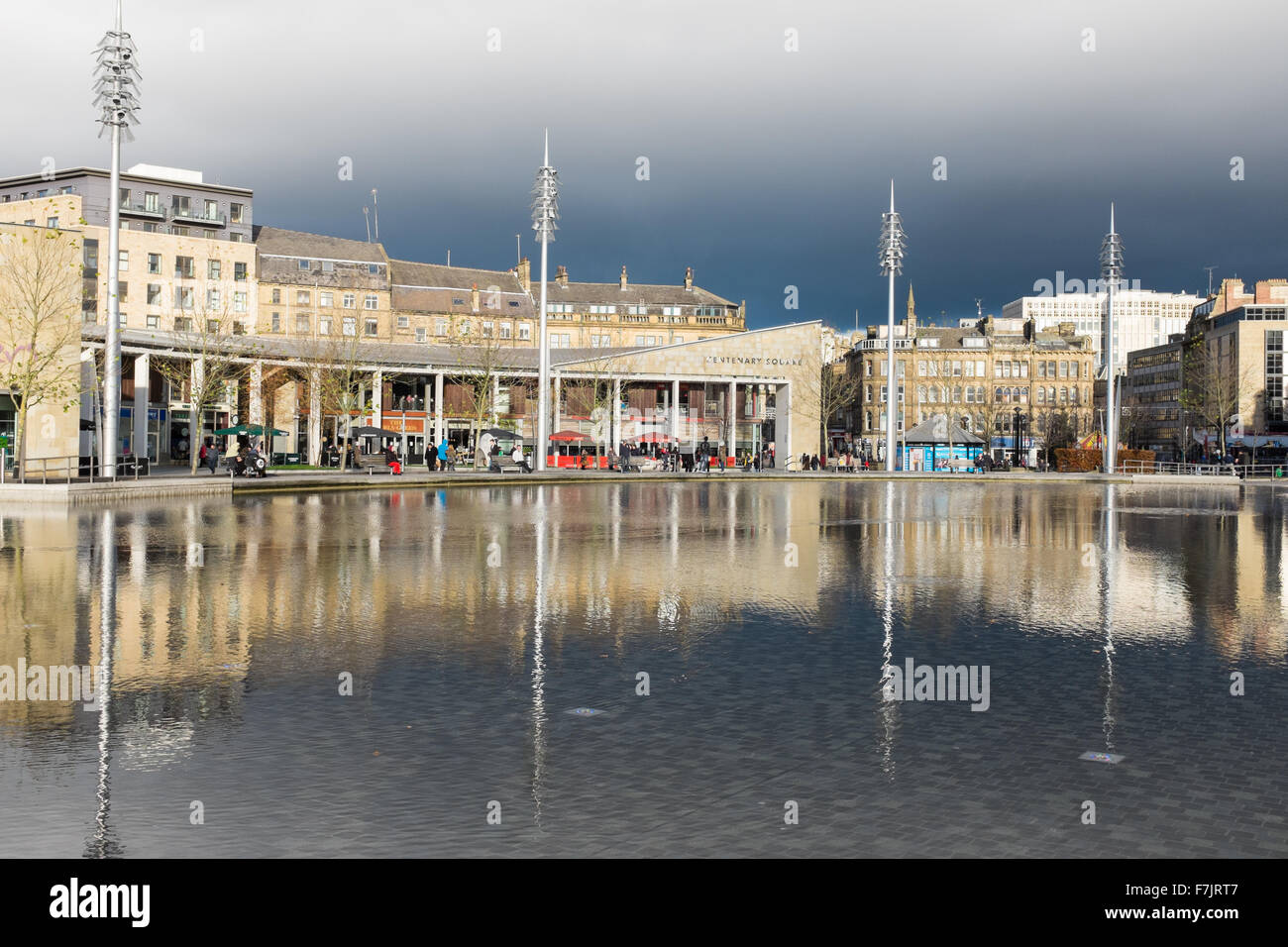 La piscine miroir à Bradford City Park Banque D'Images