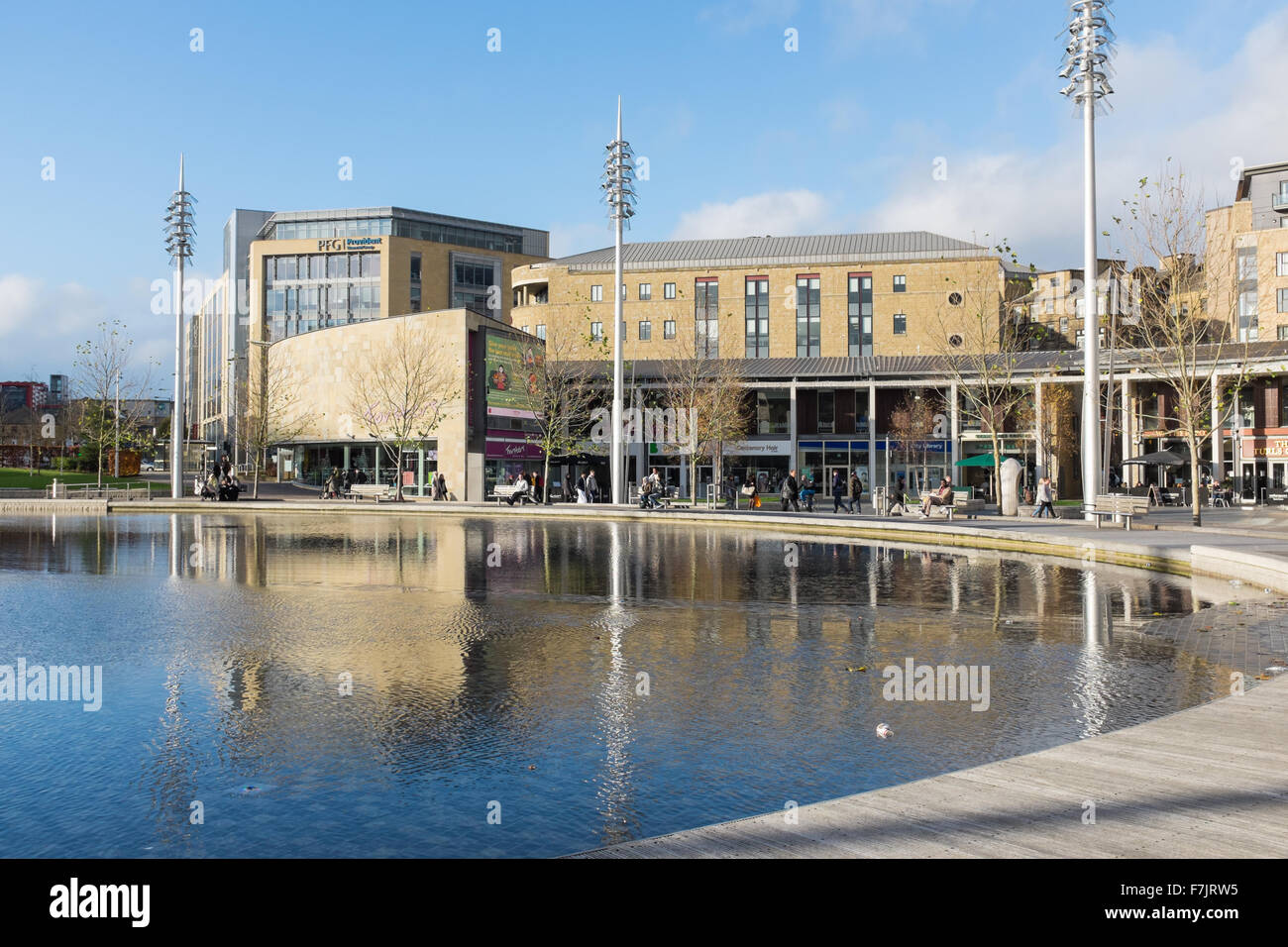 La piscine miroir à Bradford City Park Banque D'Images