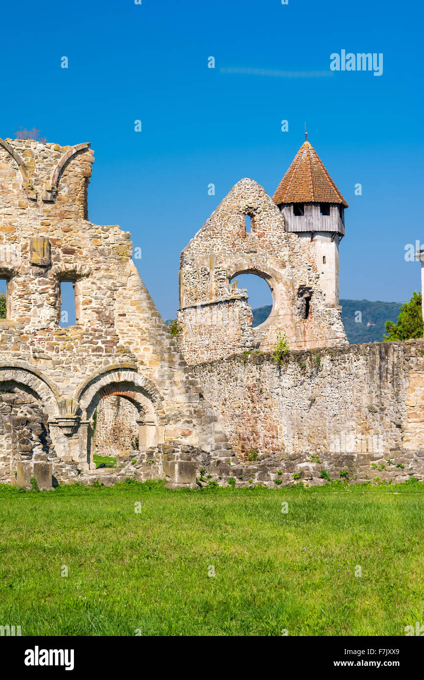 Panier monastère est un ancien monastère Cistercian-Benedictine dans la région de Tara Fagarasului, sud de la Transylvanie, Roumanie, dev. Banque D'Images