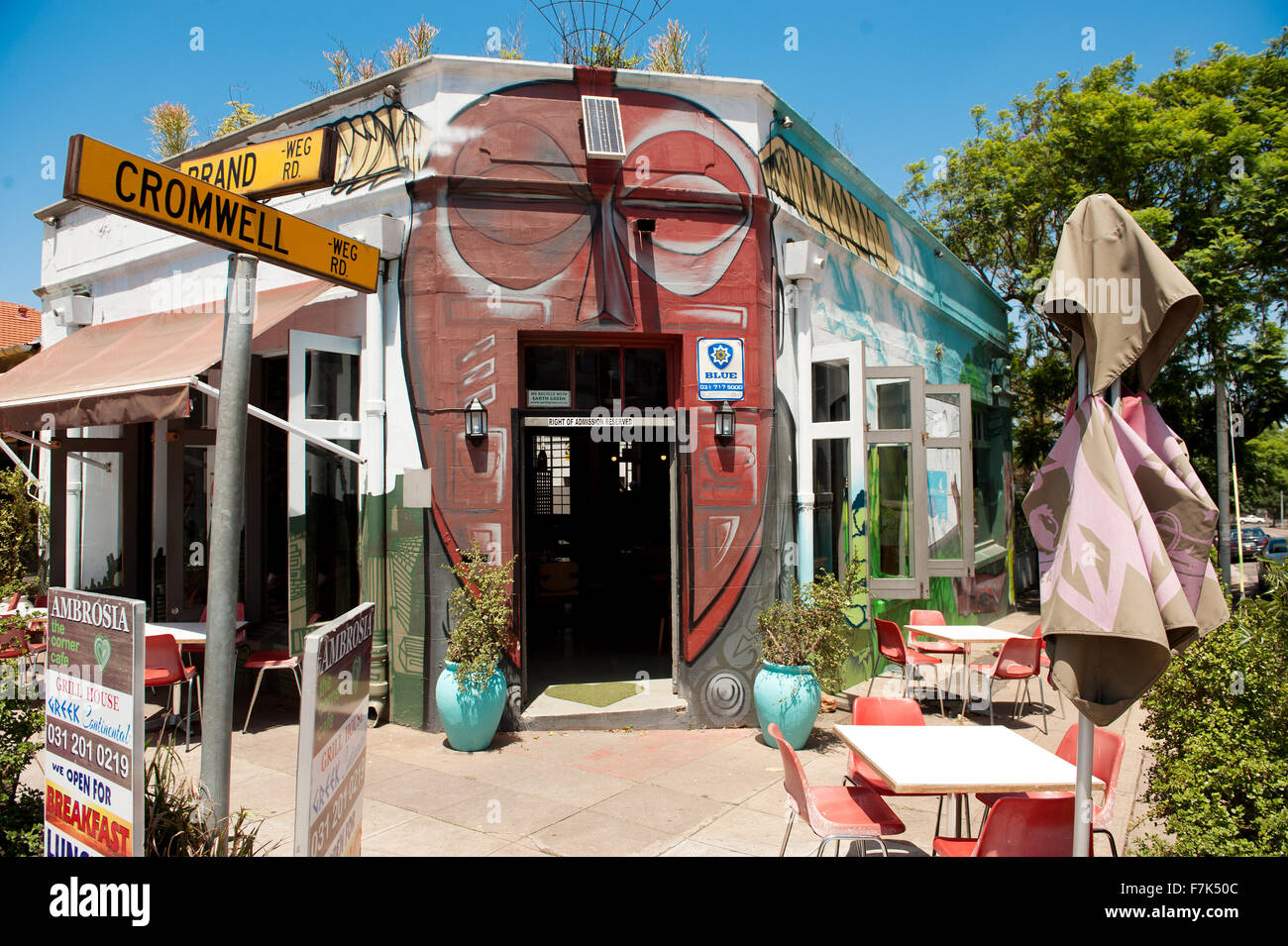 Un café de la rue dans le quartier de Glenwood de Durban. Cafés branchés en milieu urbain d'Afrique du Sud. Durban, KwaZulu Natal, Afrique du Sud Banque D'Images