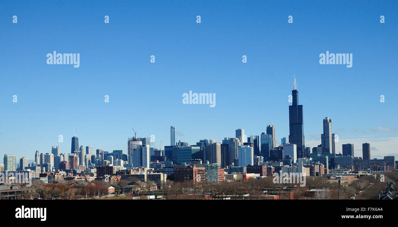 Le centre-ville de Chicago skyline comme vu de l'ouest à l'Est. Banque D'Images