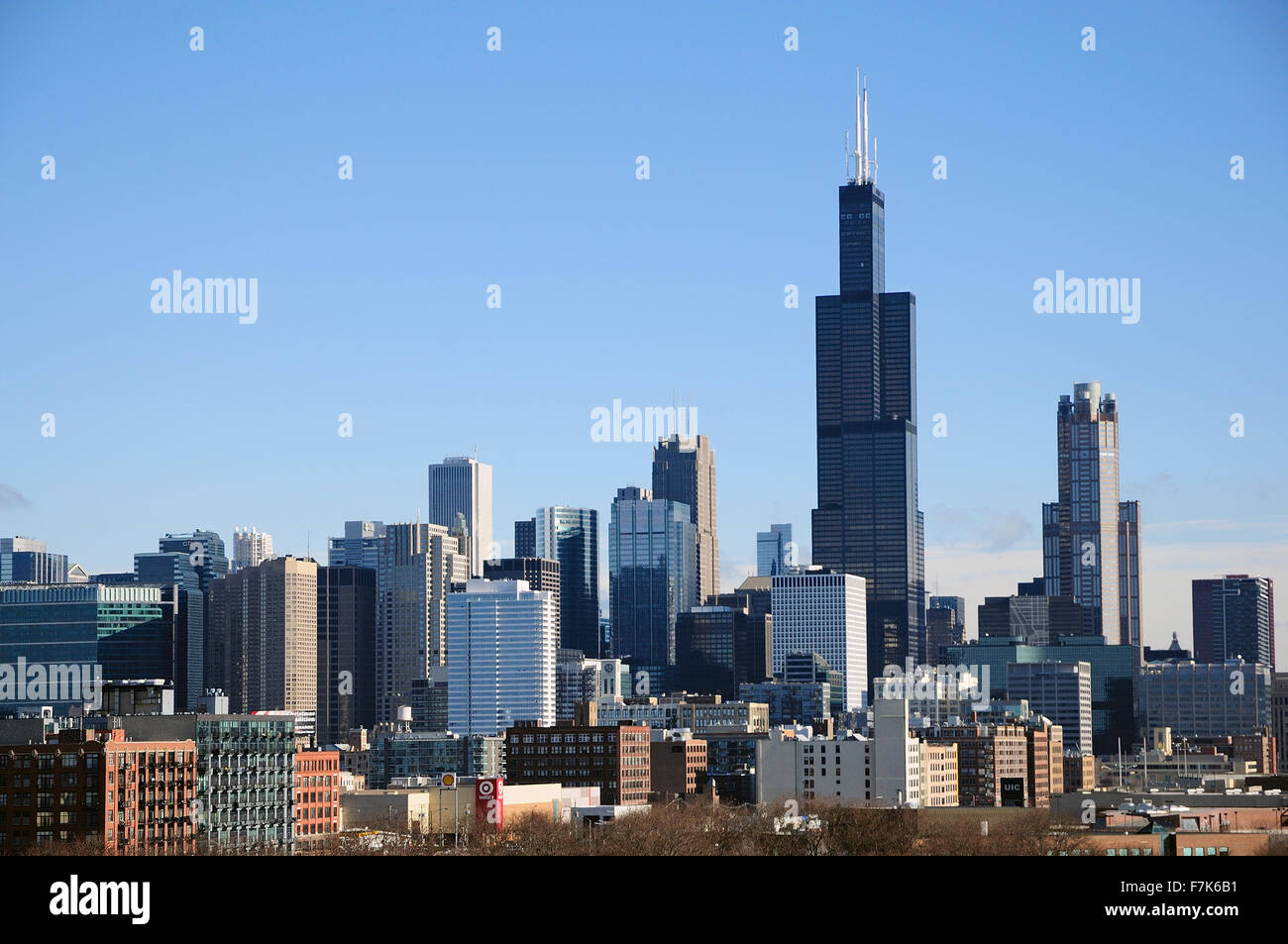 Le centre-ville de Chicago skyline comme vu de l'ouest à l'Est. Banque D'Images