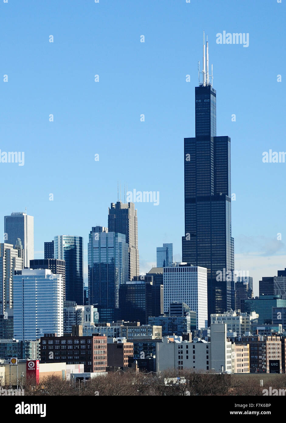 Le centre-ville de Chicago skyline comme vu de l'ouest à l'Est. Banque D'Images
