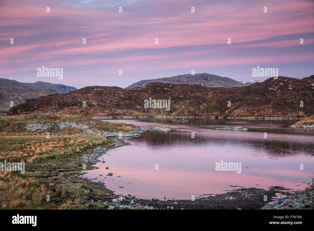 Lever du soleil Ciel de Badcall Rose Bay, Sutherland, Scotland Banque D'Images