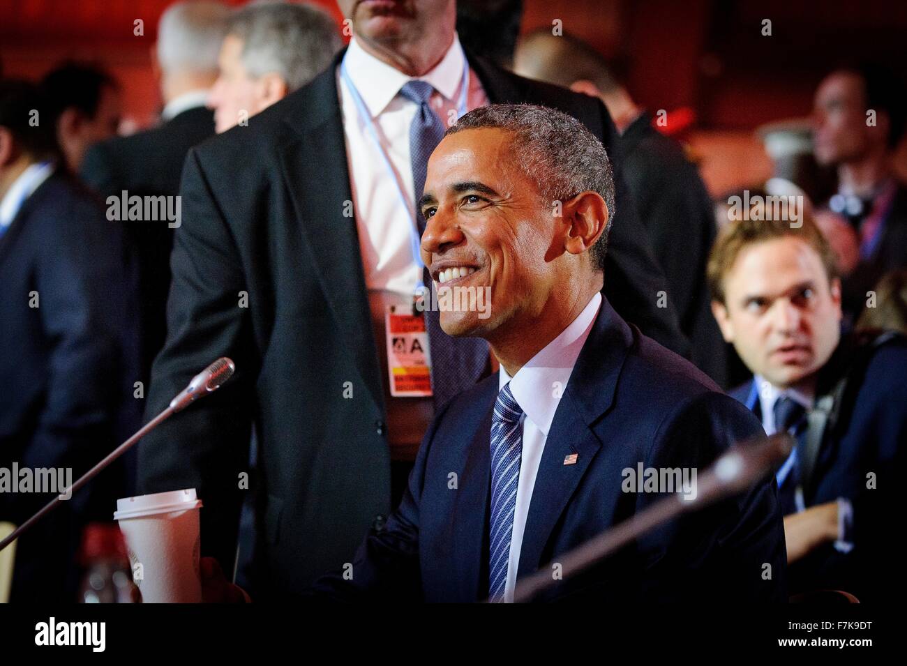 Le président des États-Unis, Barack Obama, lors de la séance d'ouverture de la COP21, Conférence des Nations Unies sur les changements climatiques 30 novembre 2015 en dehors de Paris Le Bourget, France. Banque D'Images