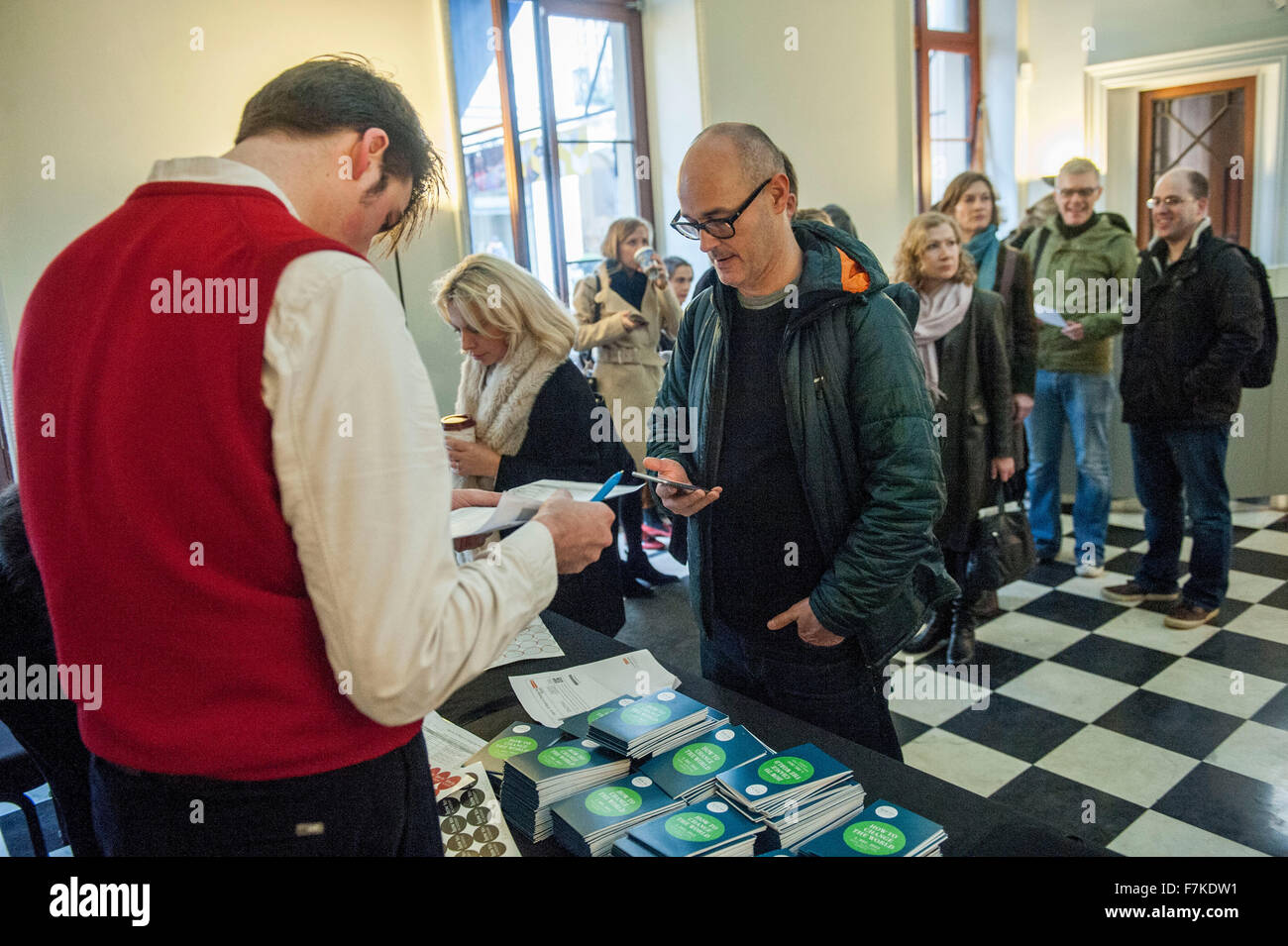 London UK 1er décembre 2015. D'éminents scientifiques et universitaires parler au 'comment changer le monde" Conférence d'un jour à l'Institution royale, Londres W1. Organisé par le 'comment' www.howtoacademy.com et fondateur de l'académie John Gordon. Banque D'Images