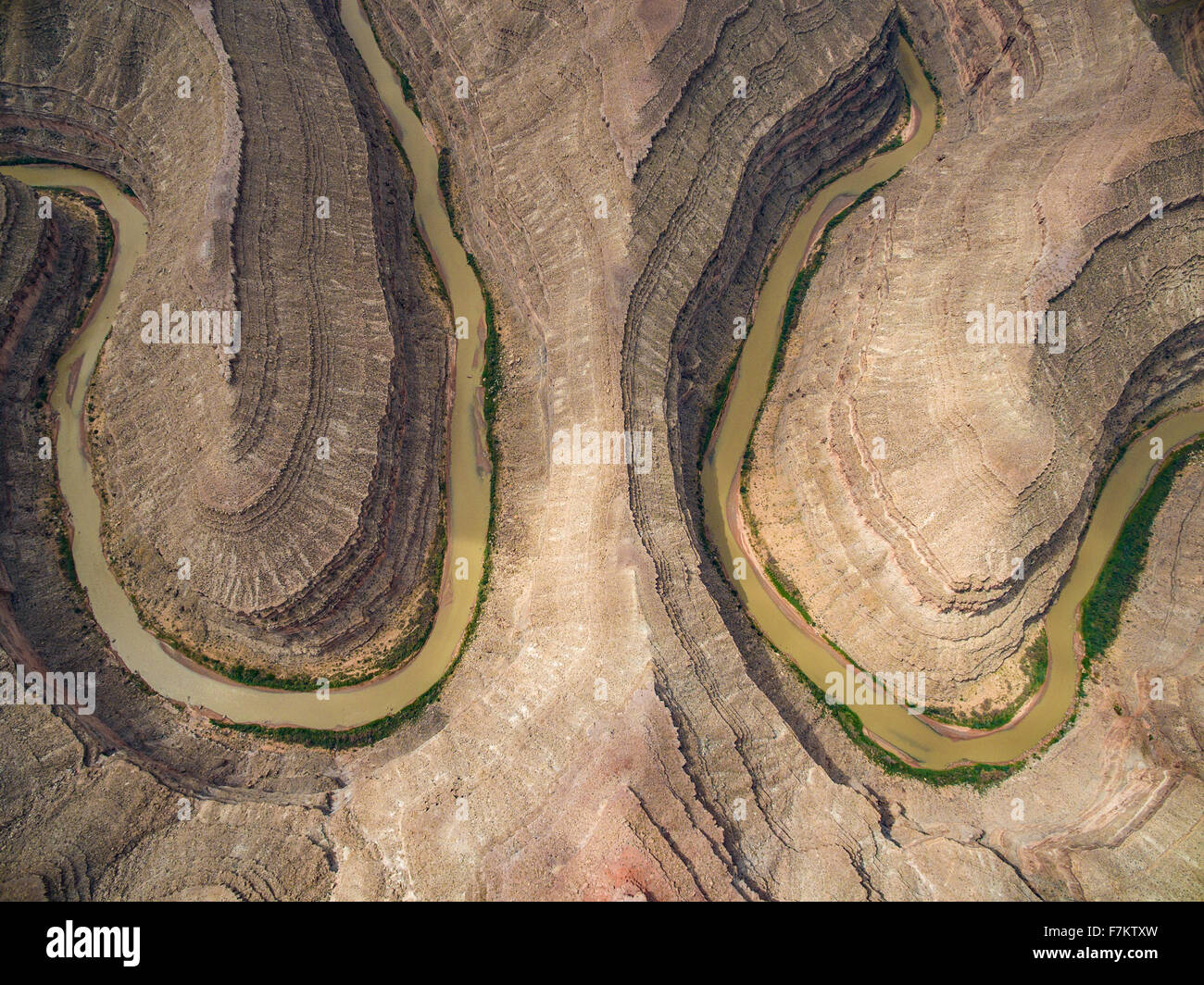 Le San Juan de Goosenecks State Park, Utah Vue aérienne des méandres d'une rivière sur la Rivière San Juan Banque D'Images