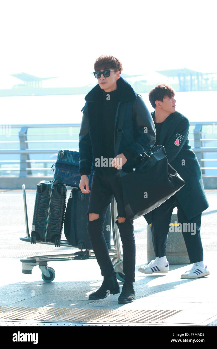 Après l'école, Kim Jong-Kook UEE membre Kwang-Soo, Lee Jun-ho et mouches à Sun pour Hongkong 2015 Mnet Asian Music Awards à Séoul, Corée du Sud, le 1er décembre, 2015.(La Chine et la Corée du Sud) Banque D'Images