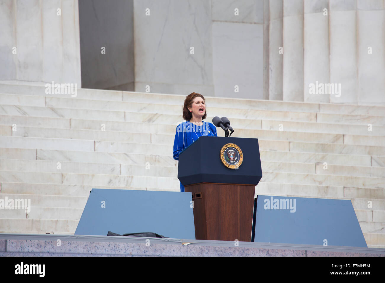 Lynda Johnson Robb et fille du président Lydon B. Johnson, prend la parole lors de la cérémonie que la liberté retentisse au Lincoln Memorial le 28 août 2013 à Washington, DC, commémorant le 50e anniversaire de Dr. Martin Luther King Jr.'s 'J'ai fait un rêve" discours. Banque D'Images