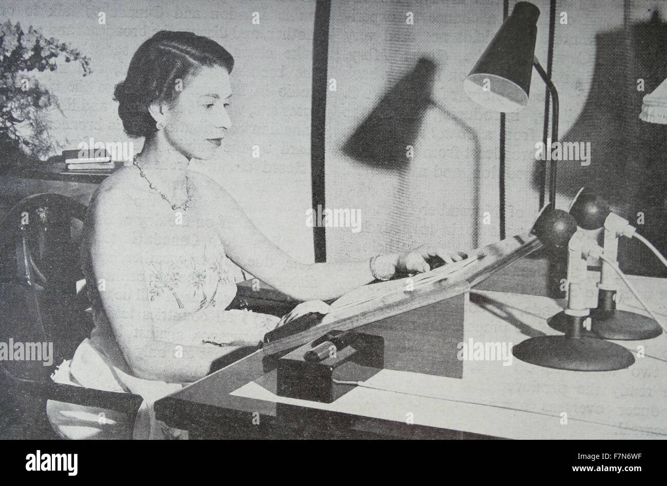 Au cours de la visite royale de Nouvelle-Zélande La reine Elizabeth a fait son émission de Noël de la résidence du Gouverneur, Auckland. Banque D'Images