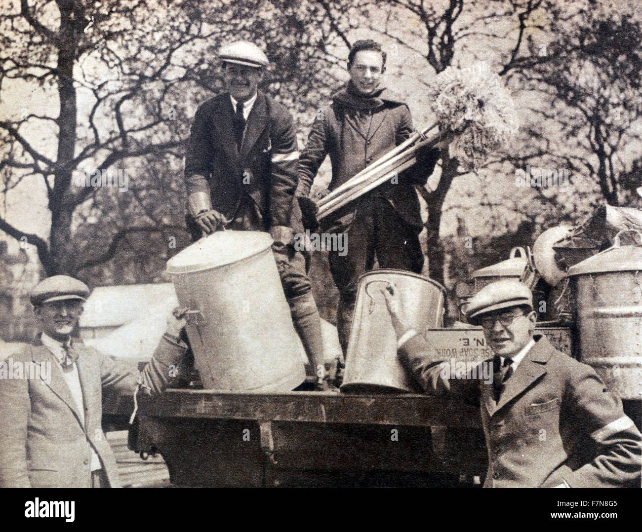 Photographie de travailleurs bénévoles dans la région de Hyde Park au cours de la grève générale. Datée 1926 Banque D'Images