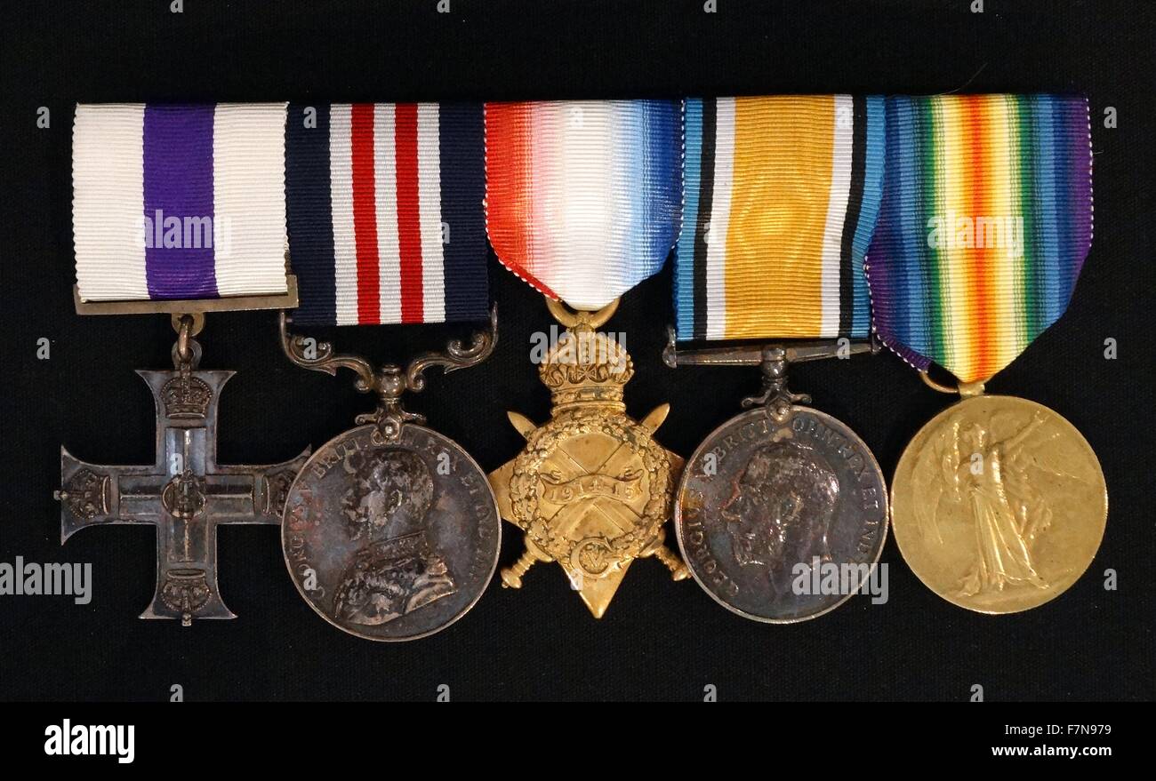 Médailles appartenant à un soldat de l'armée britannique, Charles Rudge. De  gauche à droite : Médaille militaire Médaille de bravoure ; 1914-1915 ;  Star ; Médaille de guerre britannique, Médaille de la