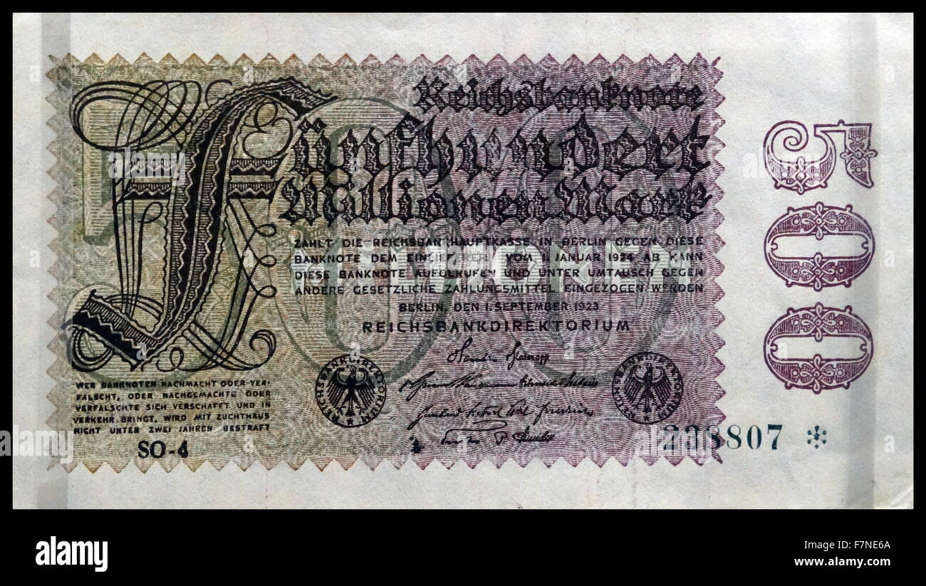 500, 000, 000 ; billets Reichsmark Allemagne, 1923. Le Reichsmark a été dévalué dans lorsque la République de Weimar, Allemagne, notes imprimées pour soutenir l'économie, menant à l'hyperinflation, à la suite de la crise de la Ruhr. Banque D'Images