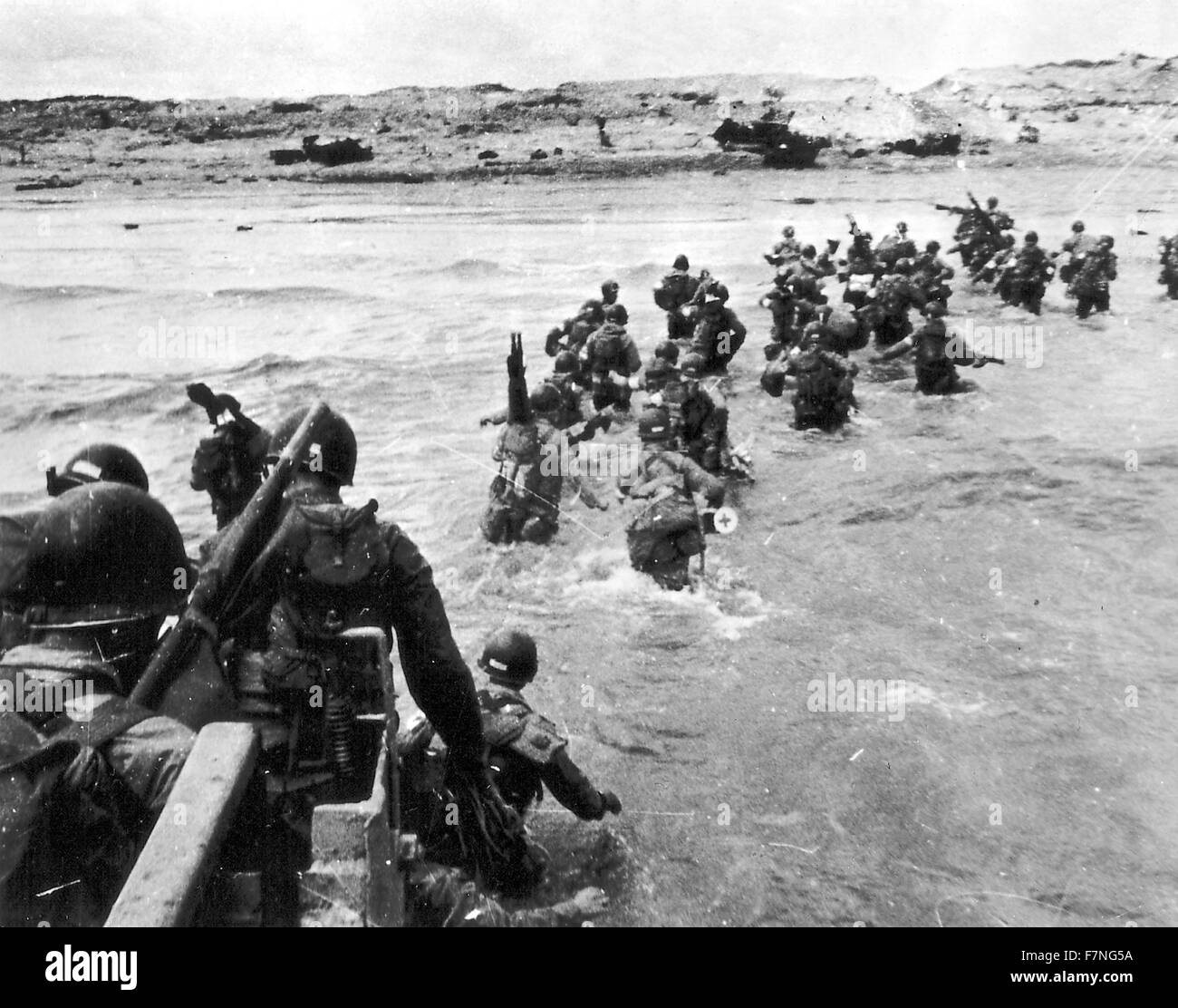 Les forces américaines atterrissent à Utah Beach, France 1944. Utah Beach est le cofe nom d'un des cinq secteurs de l'invasion de la France de l'occupation allemande dans le débarquement en Normandie le 6 juin 1944, au cours de la Seconde Guerre mondiale. Banque D'Images