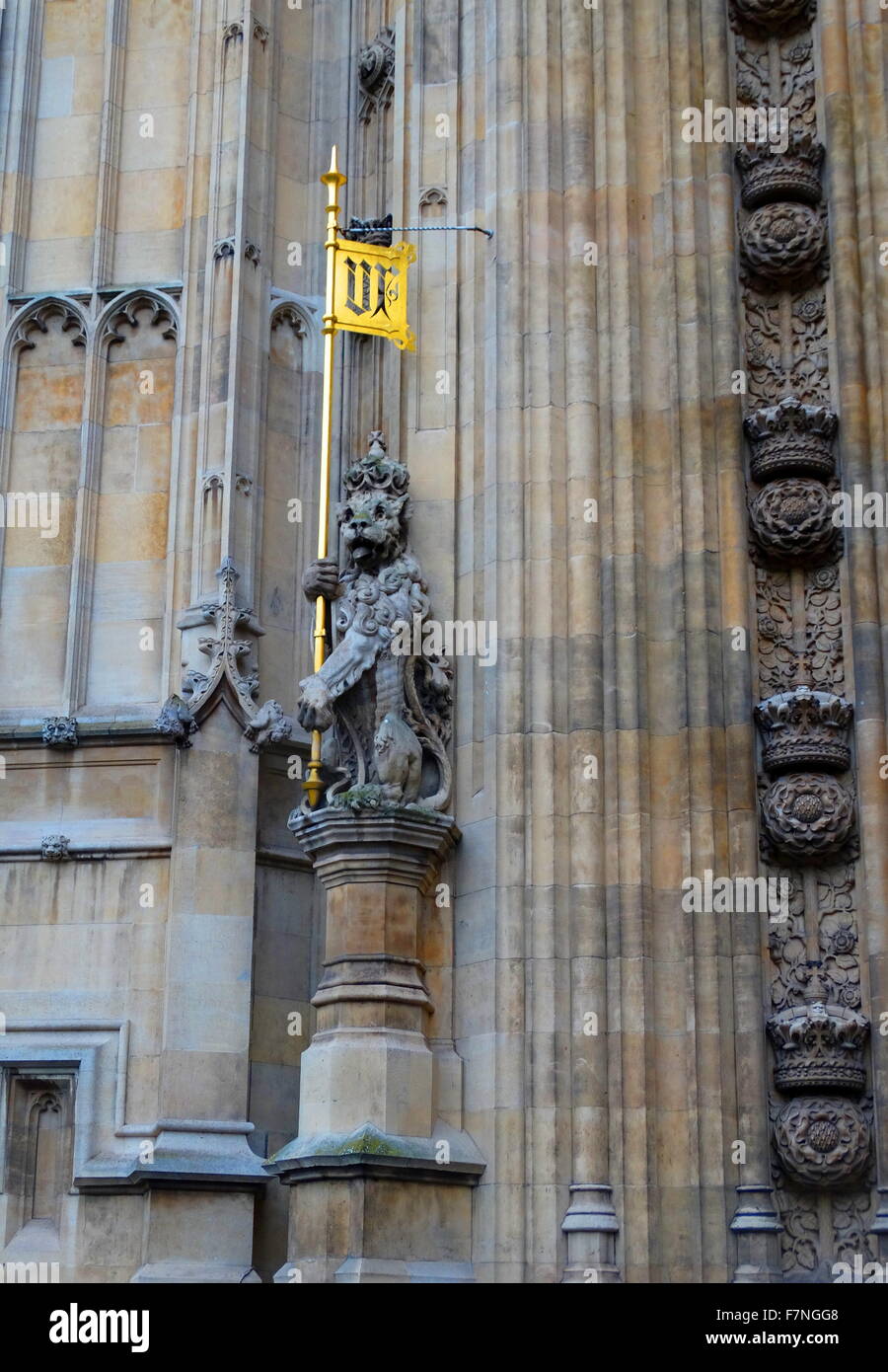 Richard Coeur de Lion, 12e siècle statue équestre commémorant monarque anglais Richard I (1157-1199), également connu sous le nom de Richard Coeur de Lion. En date du 12e siècle Banque D'Images