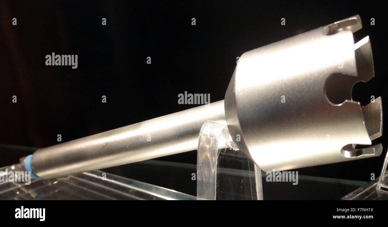 Acetabular Reamer utilisés dans le montage de hip-remplacement. Datée 2014 Banque D'Images