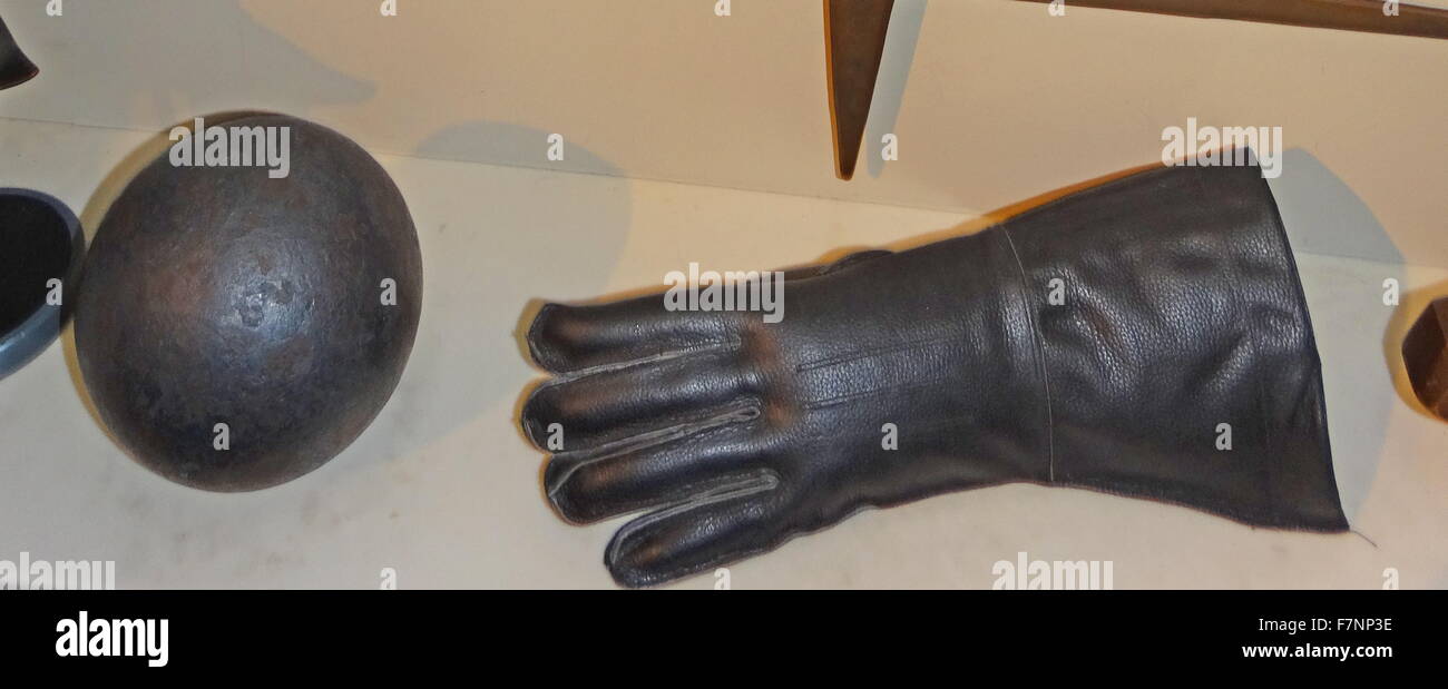 Gant et Canon ball de la guerre civile. En date du 17e siècle Banque D'Images