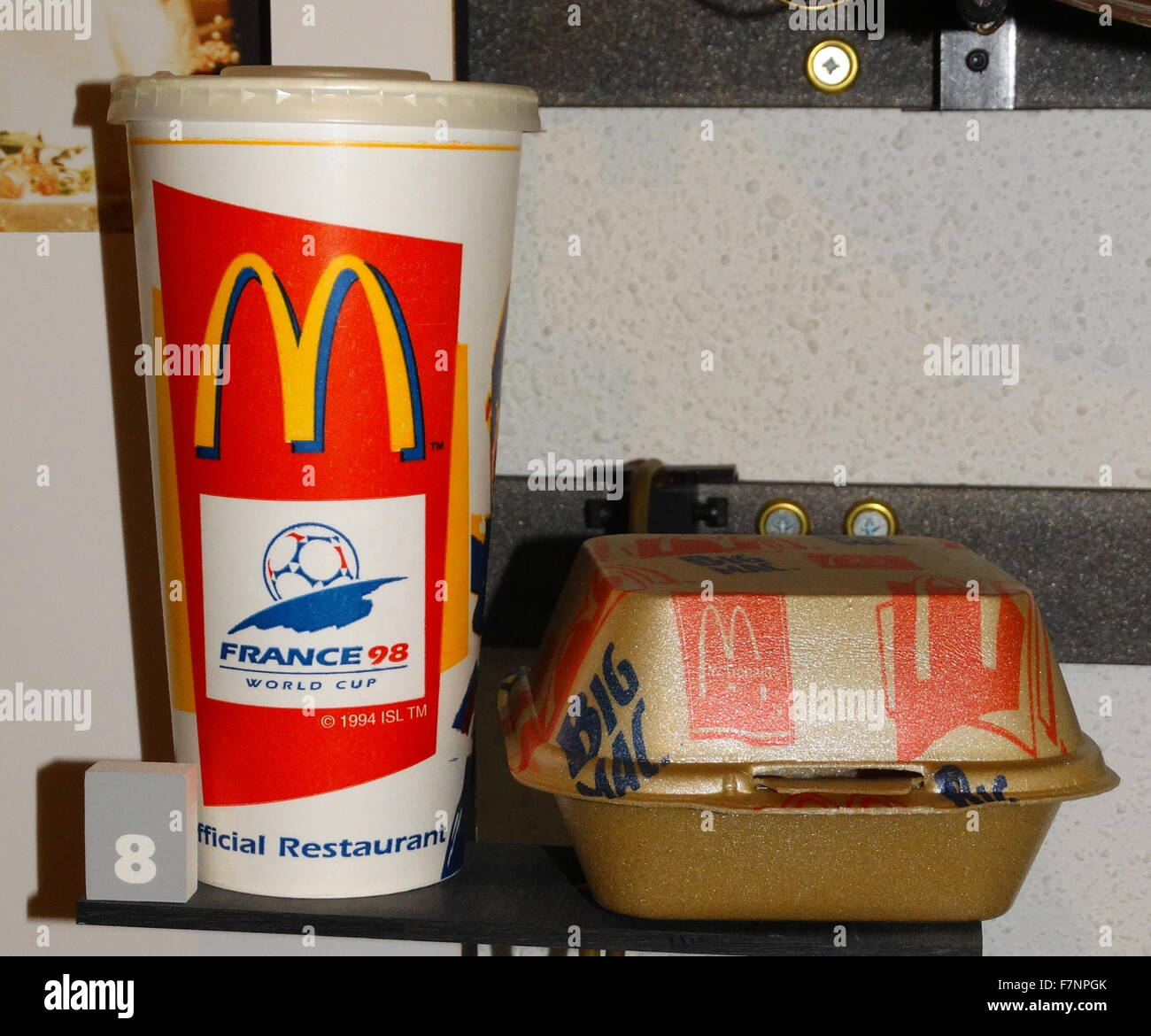 La promotion de l'emballage de McDonald's la Coupe du Monde 1998. Datée 1998 Banque D'Images