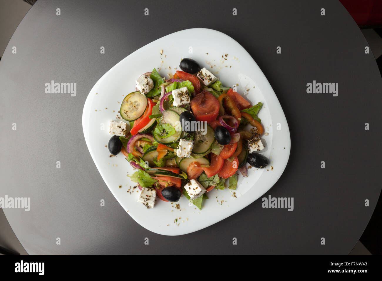 Salade grecque sur le tableau noir Banque D'Images Salade grecque sur le tableau noir Banque D'Images