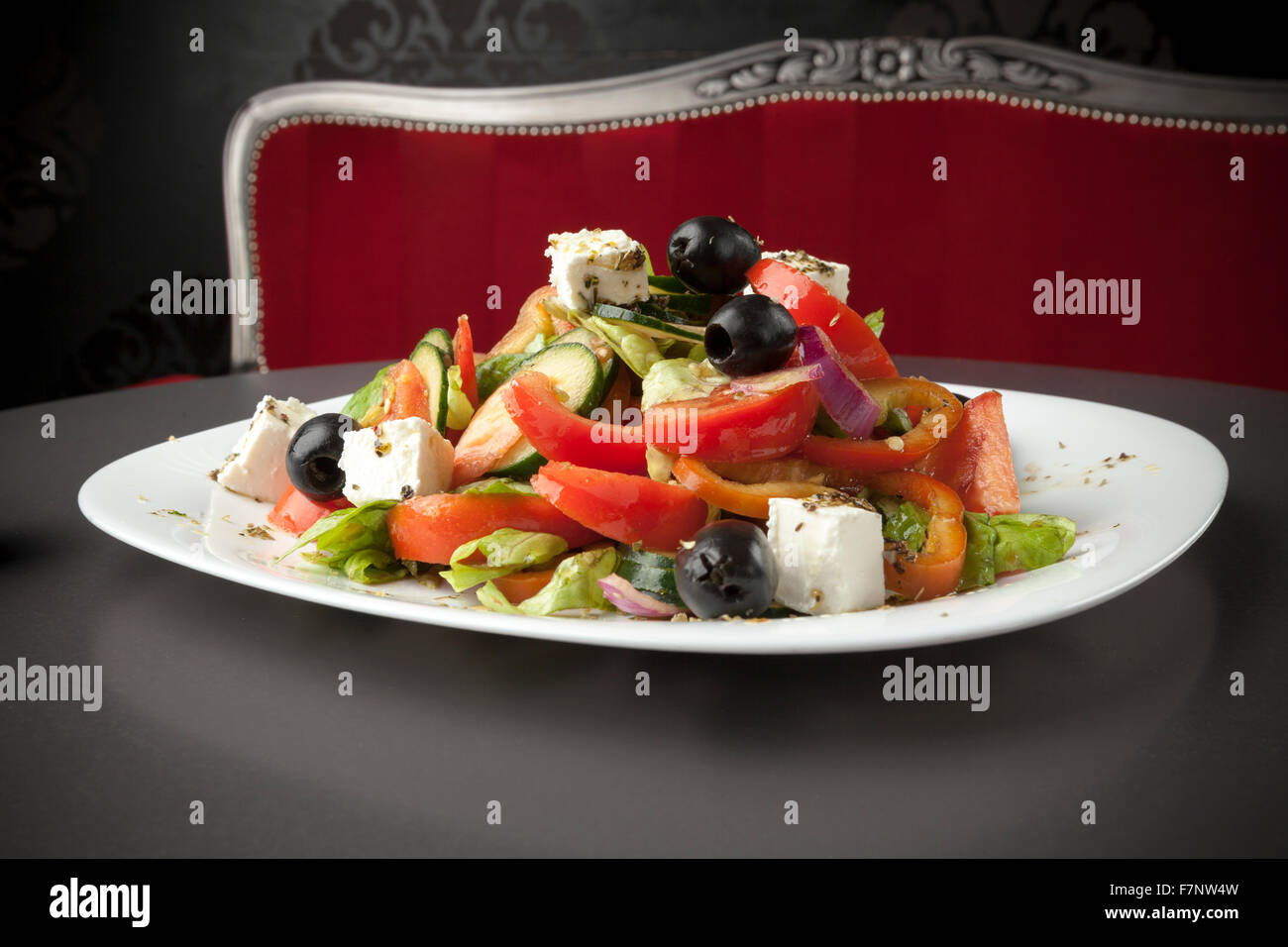 Salade grecque sur le tableau noir Banque D'Images Salade grecque sur le tableau noir Banque D'Images