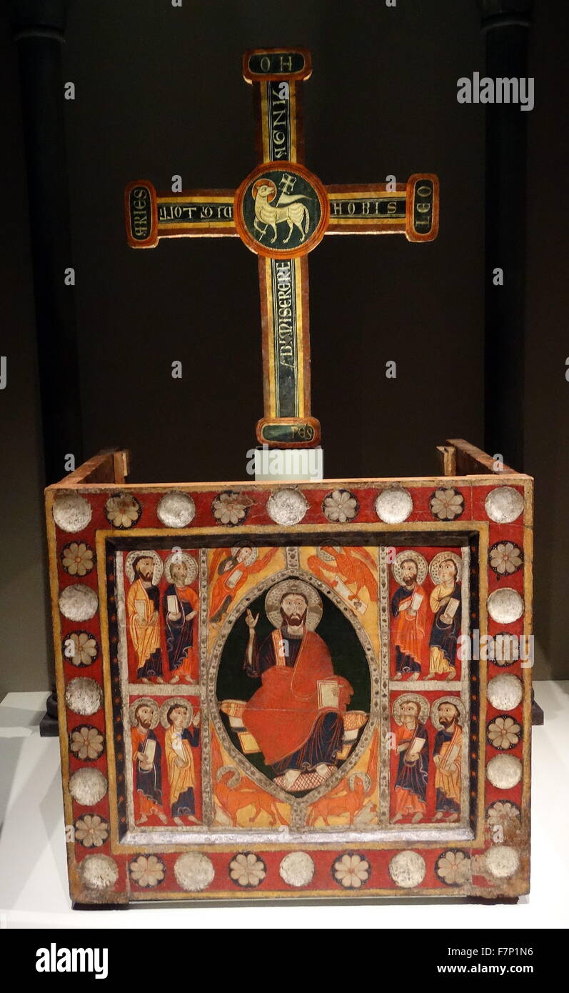 Retable représentant Saint Villa romaine, avec une croix de Bagergue. En date du 13e siècle Banque D'Images