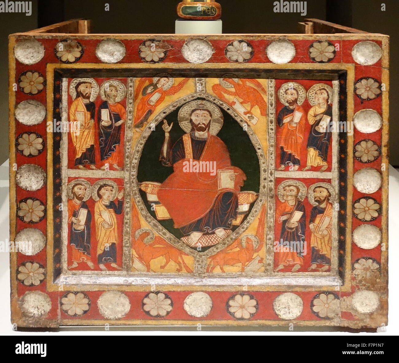 Retable représentant Saint Villa romaine, avec une croix de Bagergue. En date du 13e siècle Banque D'Images