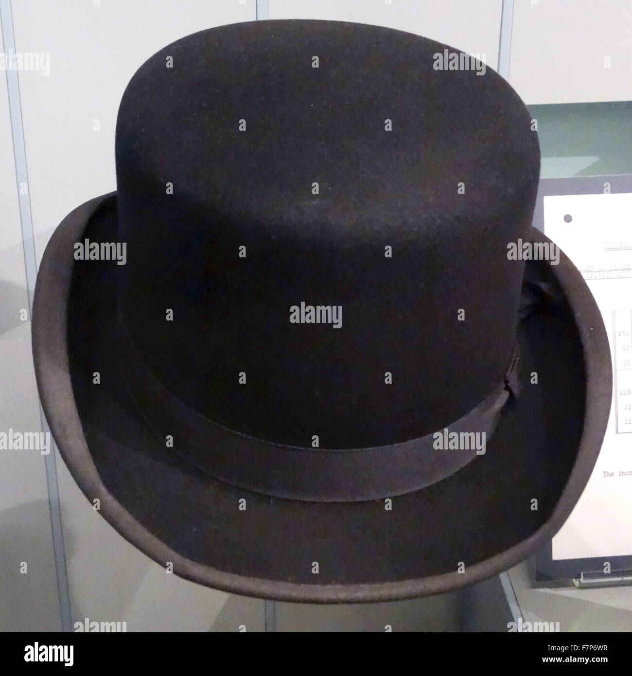 Winston churchill chapeau bonnet noir premier ministre britannique Banque de  photographies et d'images à haute résolution - Alamy