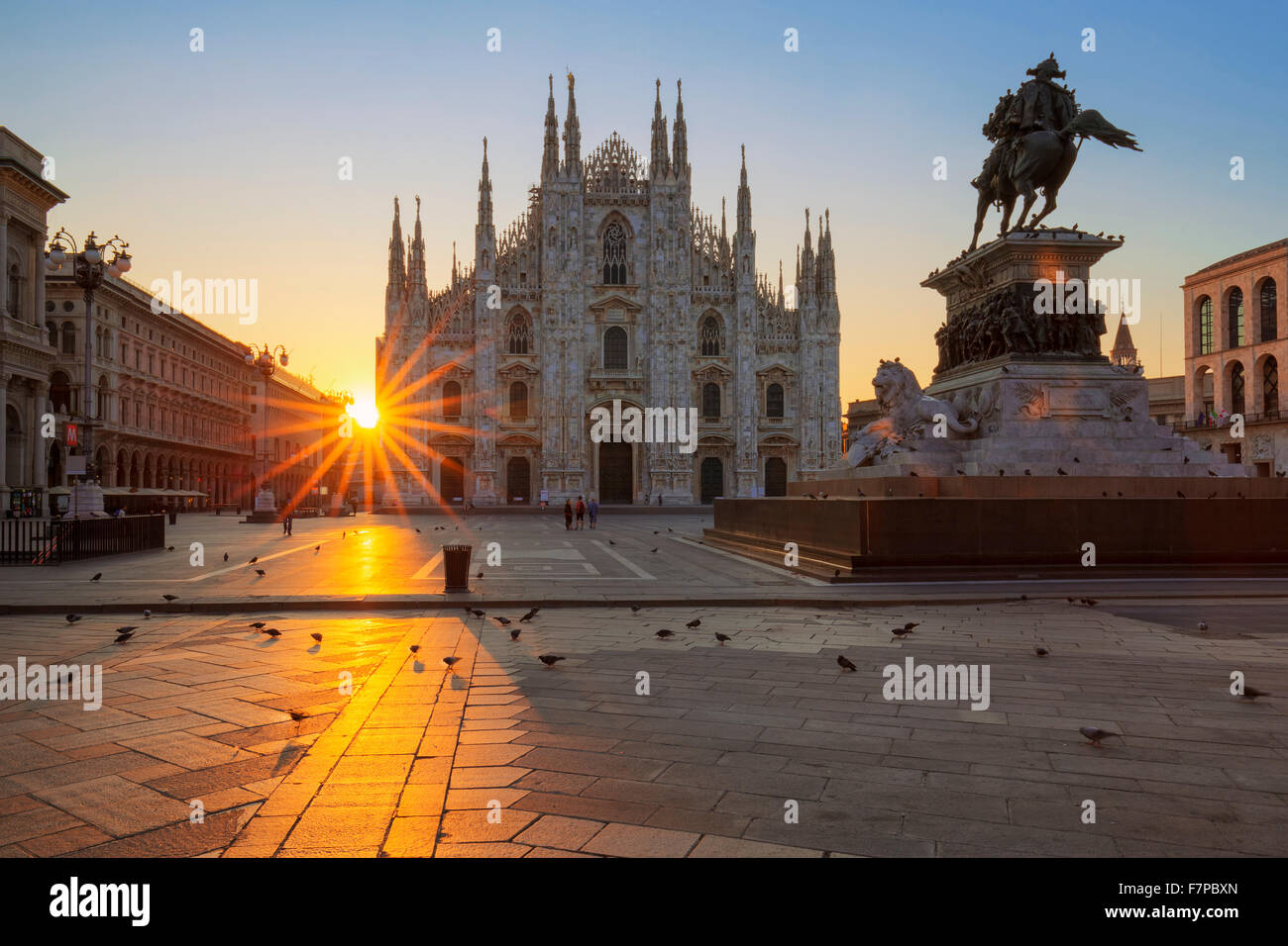 Célèbre Duomo de Milan, au lever du soleil, l'Europe. Banque D'Images