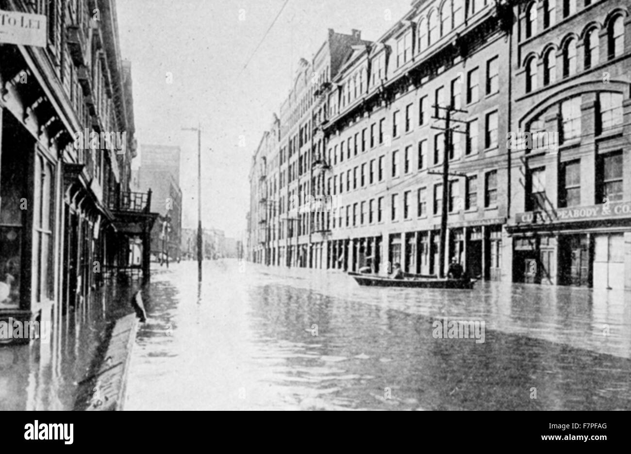 Photographie de la rue de la rivière à Troy, New York, après l'inondation de la rivière Hudson. Datée 1913 Banque D'Images