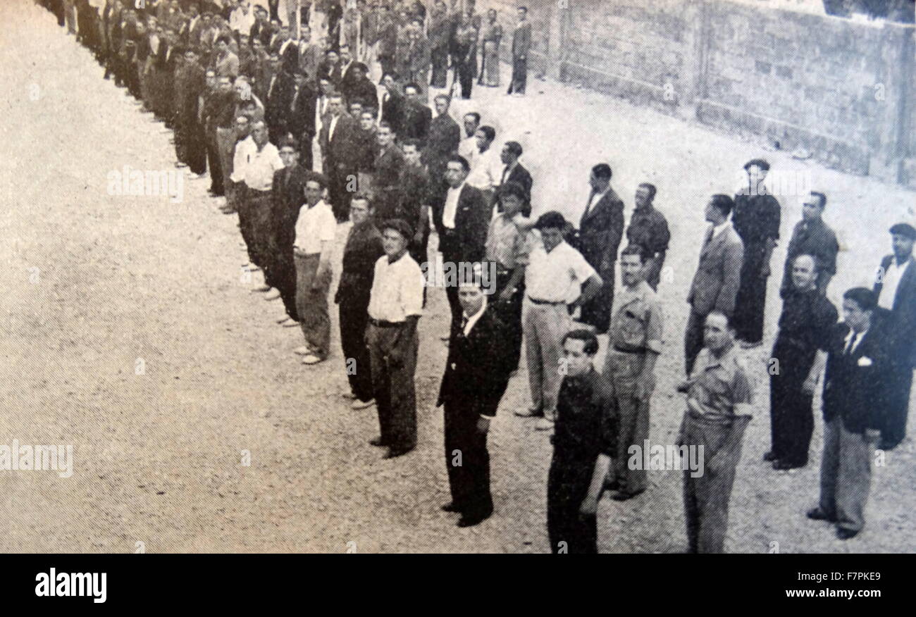 Falangist les prisonniers pendant la guerre civile espagnole. Datée 1937 Banque D'Images