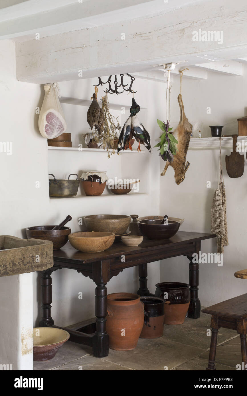 La cuisine à Woolsthorpe Manor, Lincolnshire. Woolsthorpe Manor était la maison du scientifique et mathématicien Sir Isaac Newton. Banque D'Images