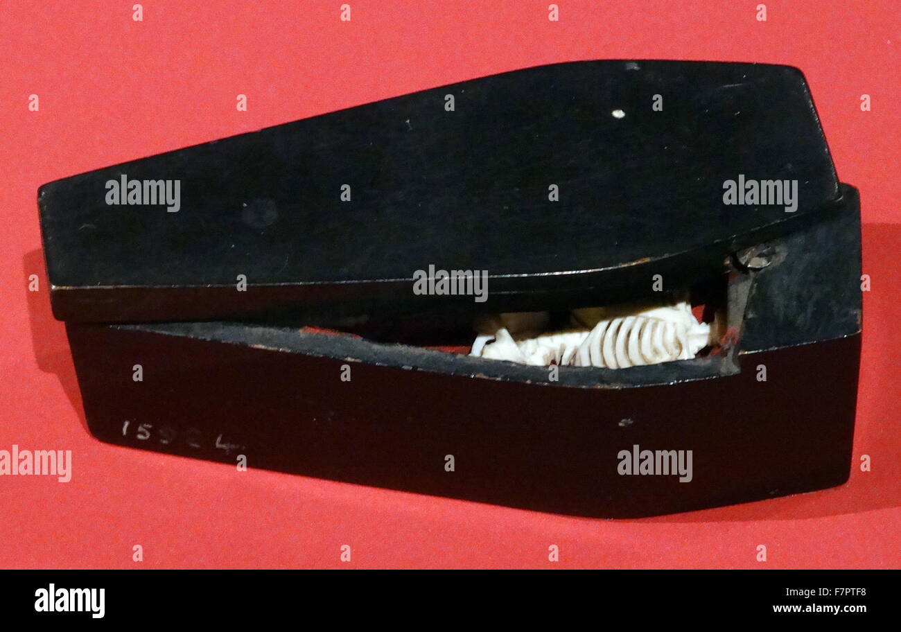 Memento Mori. Européen, en ivoire, 18e siècle. Banque D'Images