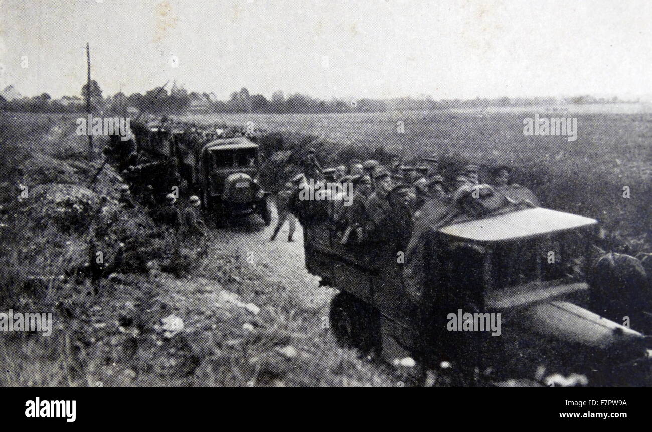 Première guerre mondiale : les troupes britanniques prises pour combattre en France 1917 Banque D'Images