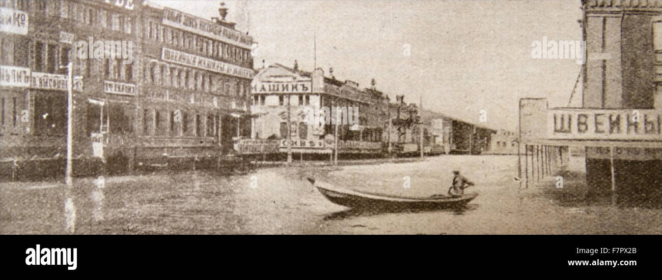 La Russie tsariste : Ville de Novgorod 1908 inondée Banque D'Images