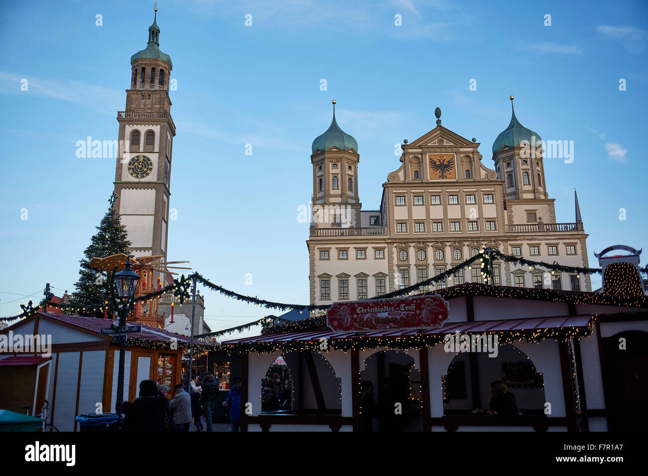 Marché de Noël Augsburg, Rathausplatz, avec l'Hôtel de Ville et Perlachturm, Augsbourg, Bavière, Allemagne, Banque D'Images