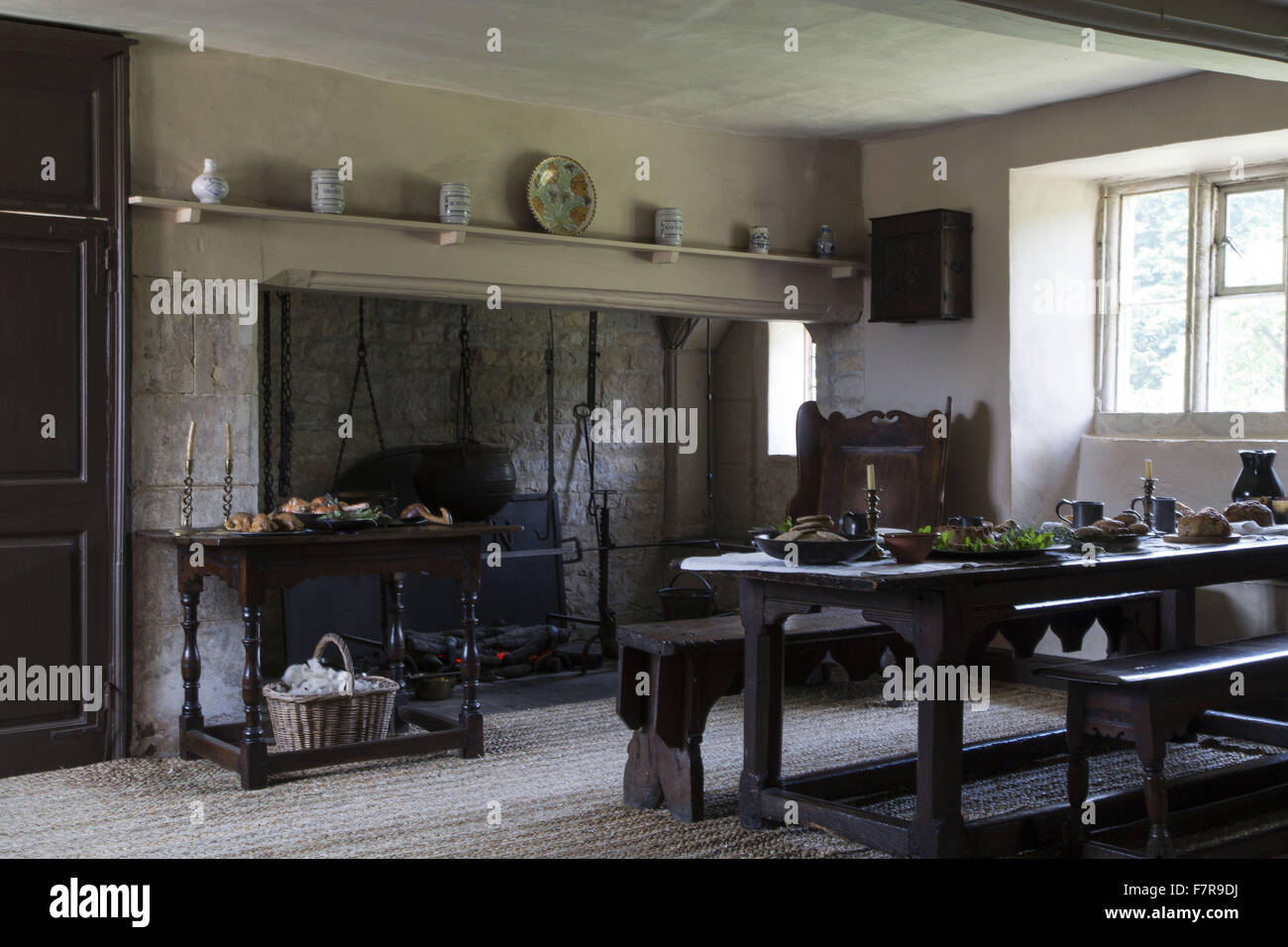 La cuisine à Woolsthorpe Manor, Lincolnshire. Woolsthorpe Manor était la maison du scientifique et mathématicien Sir Isaac Newton. Banque D'Images