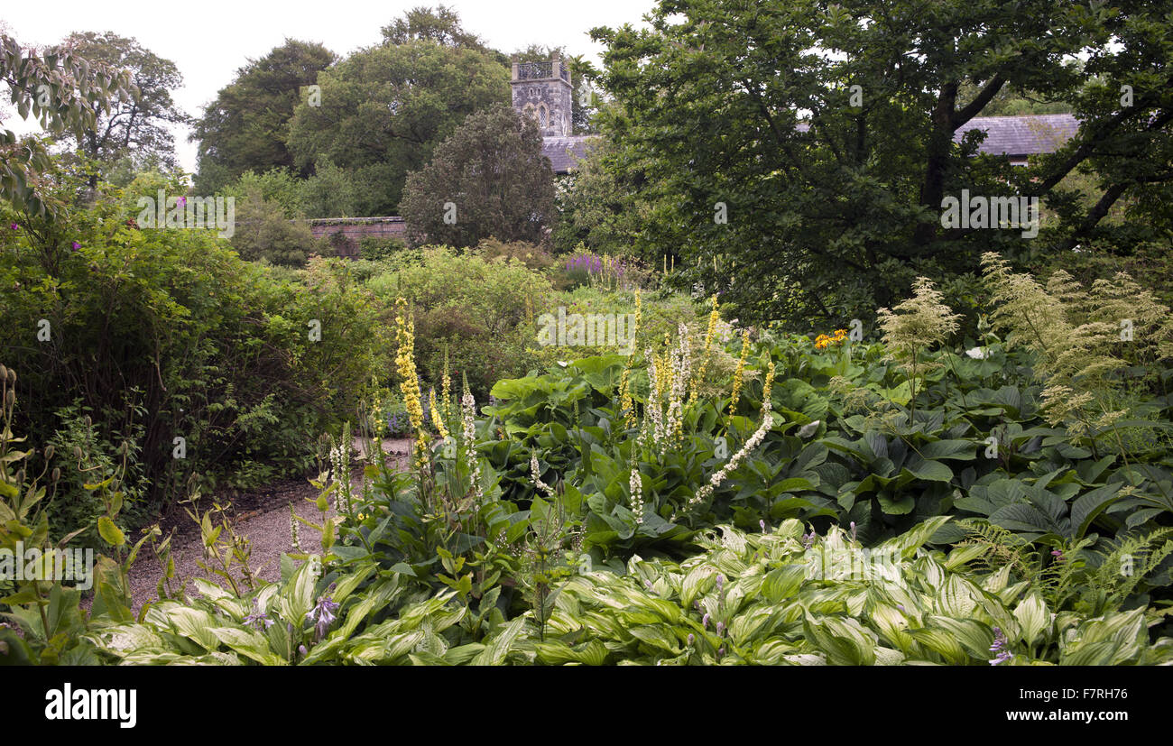 Jardin Rowallane, County Down. Rowallene Jardin a été creusée dans le comté de Down paysage drumlin dans les années 1860. Banque D'Images