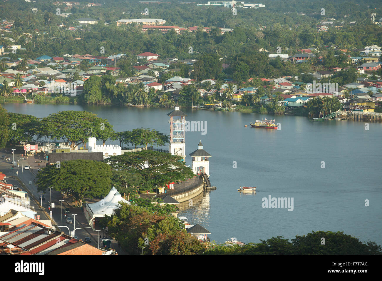 La rivière Sarawak, waterfront, Kuching, Sarawak, Bornéo, Malaisie Banque D'Images