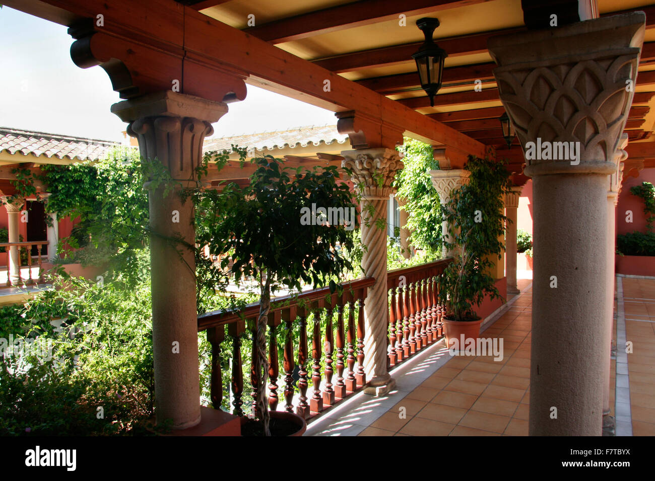 Bâtiment de style andalou à l'intérieur, Cadix, Espagne, Aleciras Banque D'Images
