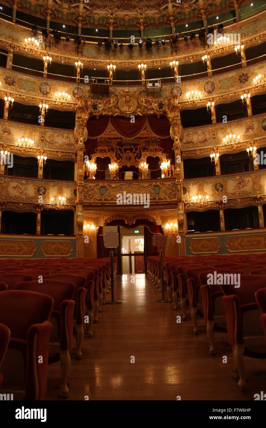 Venise, Italie Le 5 juin 2014 : de l'intérieur du Théâtre La Fenice. Teatro La Fenice, le 'Phoenix', est une maison d'opéra, l'un des plus f Banque D'Images