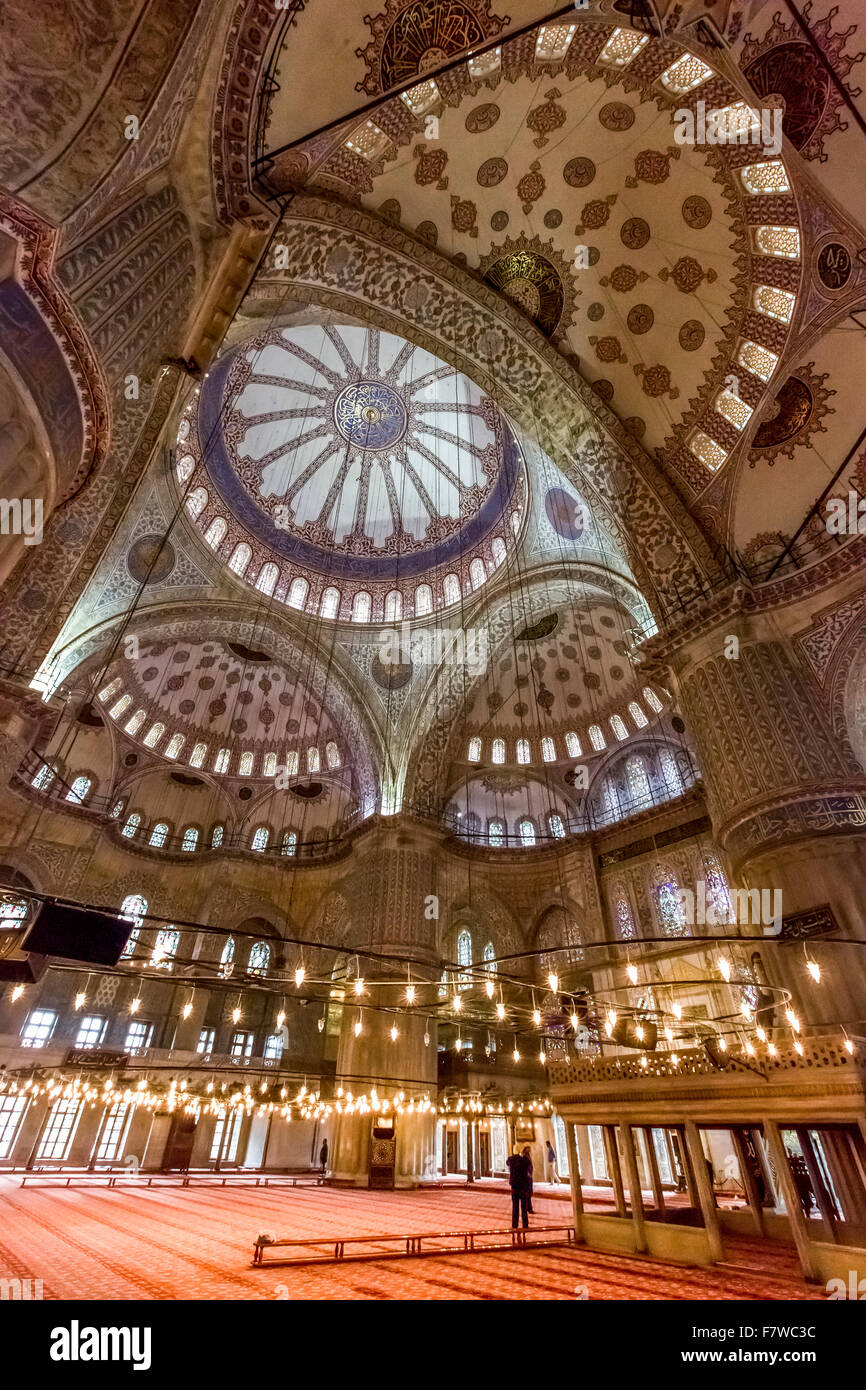 Intérieur de Mosquée Sultan Ahmed (Mosquée Bleue), Istanbul, Turquie Banque D'Images
