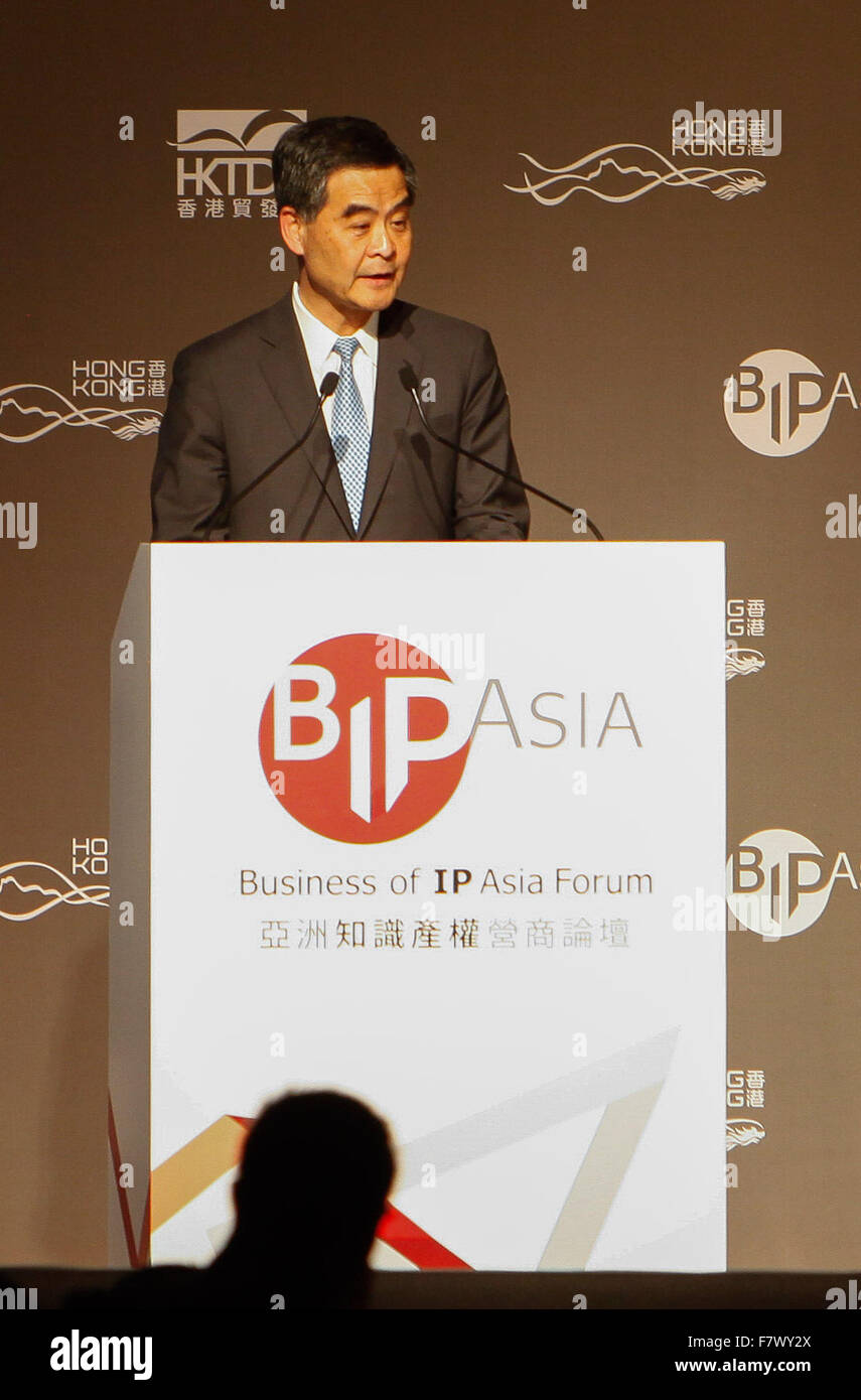 Hong Kong, Chine. 19Th Mar, 2015. Chef de l'exécutif de Hong Kong Leung Chun-ying aborde les affaires de propriété intellectuelle (BIP) Asia Forum à Hong Kong, Chine du sud, le 3 décembre 2015. Le cinquième de la Propriété Intellectuelle Asia Forum débutera le jeudi à Hong Kong. © Wu Yongjian/Xinhua/Alamy Live News Banque D'Images