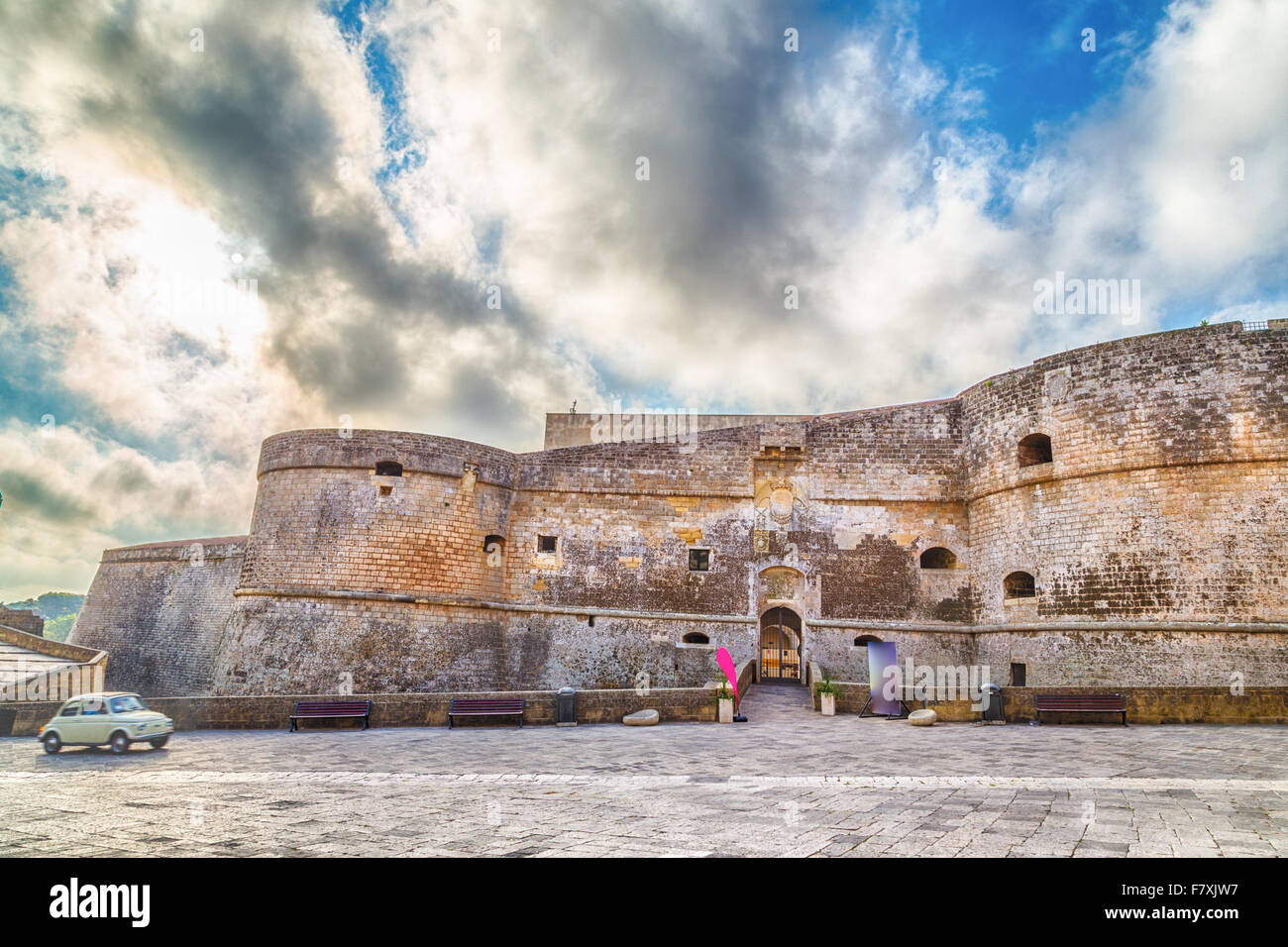 Le Château d'Otrante, ville côtière de Greek-Messapian origines en Italie Banque D'Images