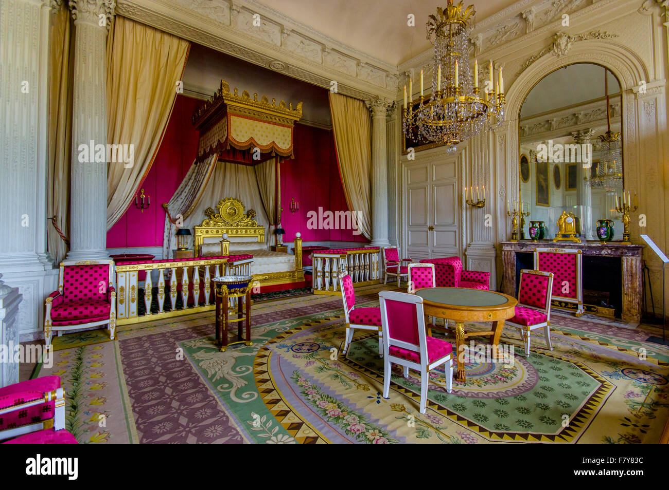 Vue de l'intérieur de l'impressionnant Grand Trianon à Versailles près