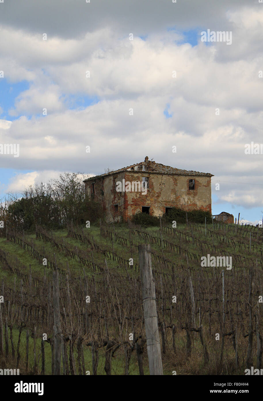 Maison en ruine Banque de photographies et d’images à haute résolution ...