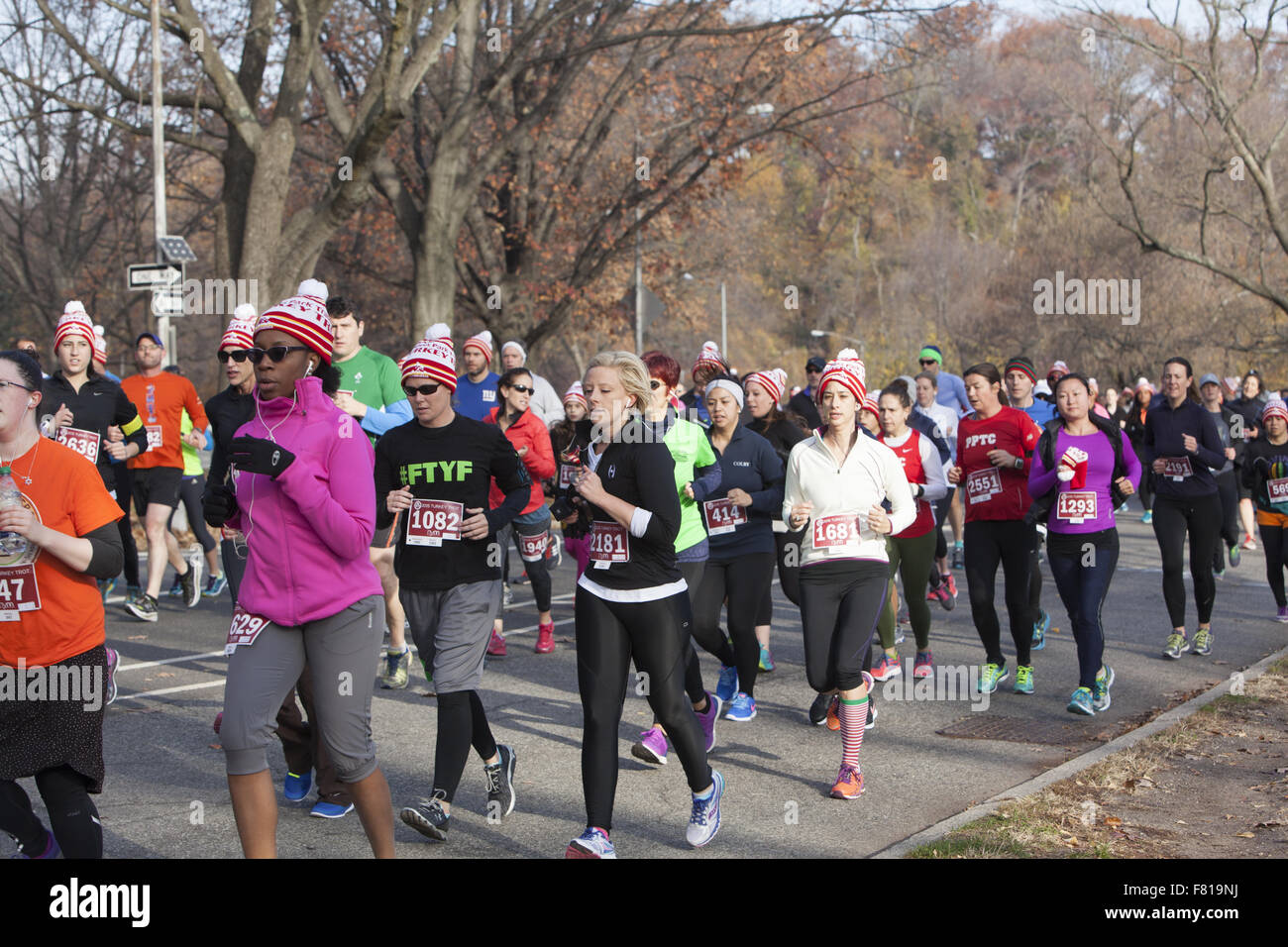 Le rapport annuel "Turkey Trot' 5 km course à pied le matin de Thanksgiving à Prospect Park, Brooklyn, New York. Banque D'Images